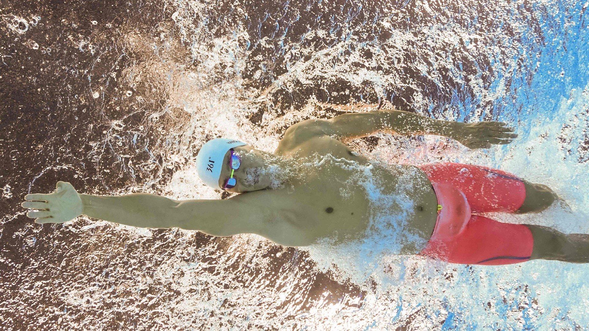 巴萨逃过一劫，费兰德·容补时救主，诺坎普上演惊魂逆转